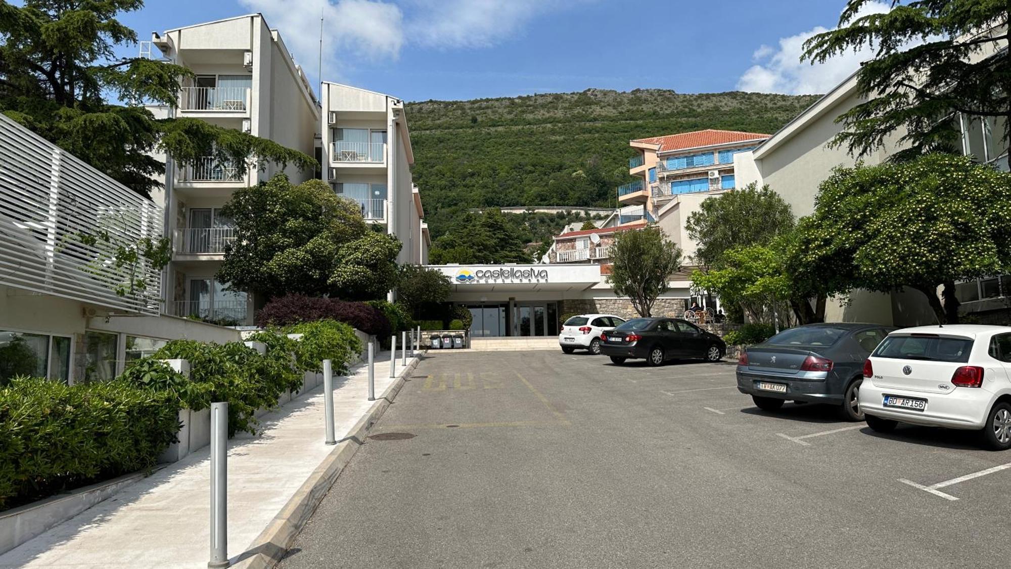 Hotel Castellastva Petrovac Exterior photo