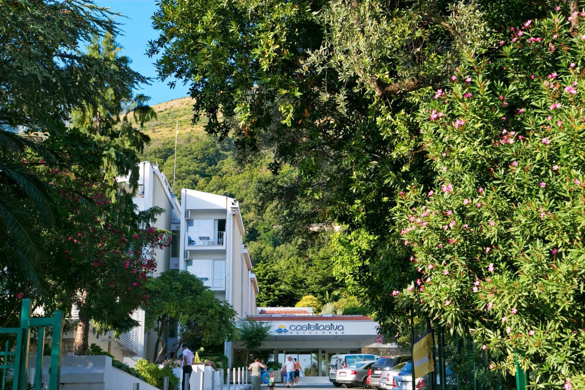 Hotel Castellastva Petrovac Exterior photo