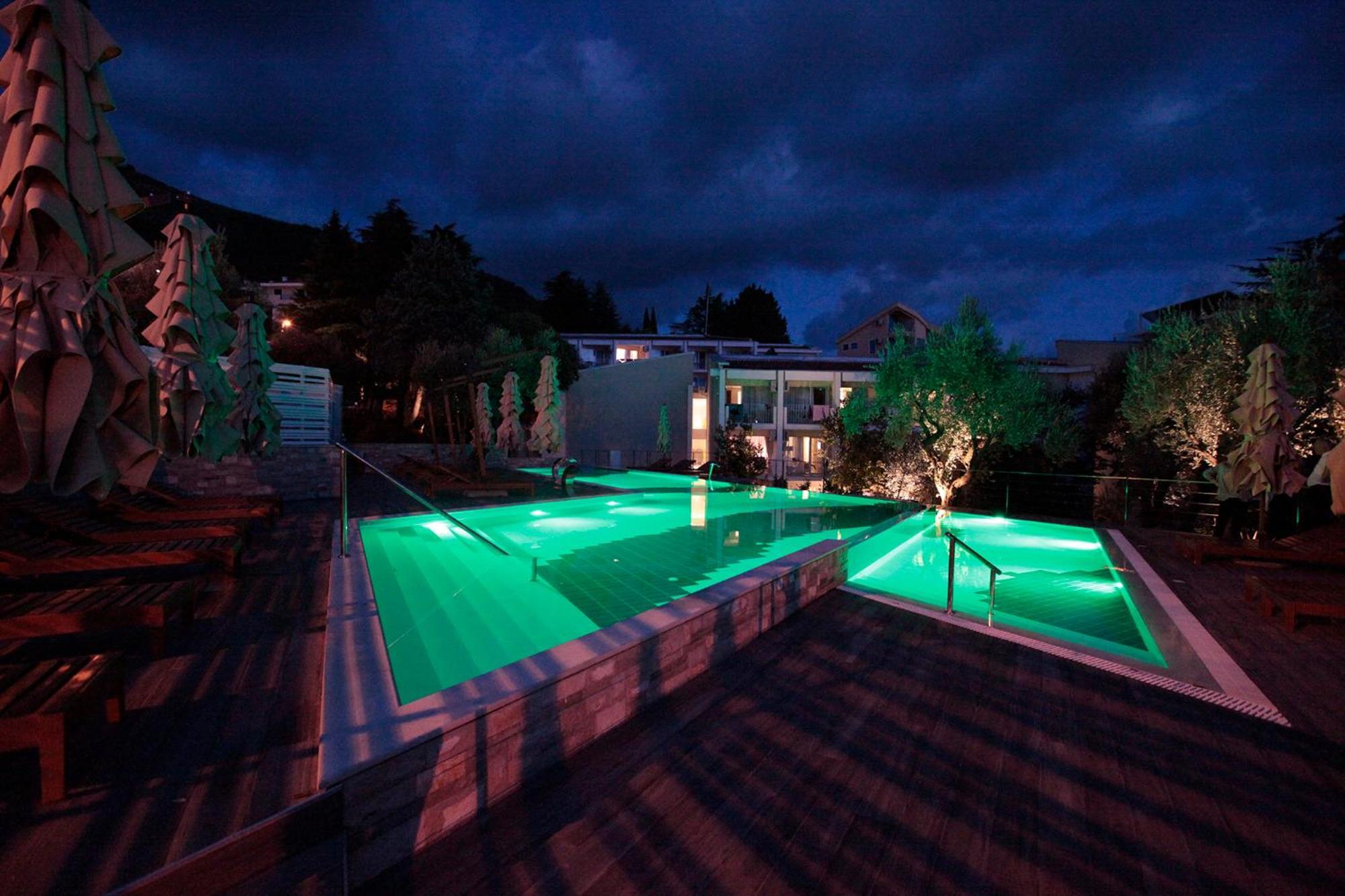 Hotel Castellastva Petrovac Exterior photo
