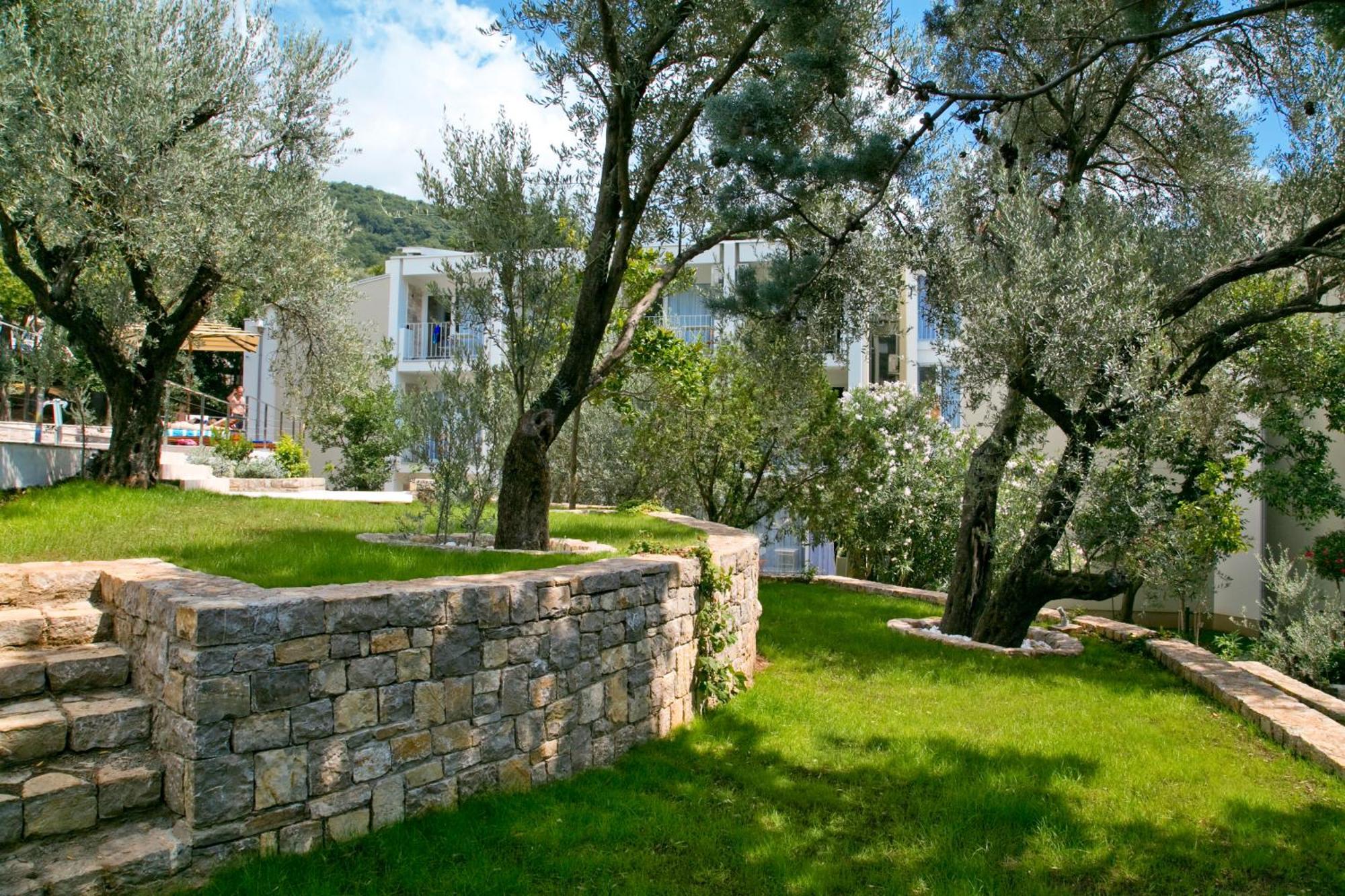 Hotel Castellastva Petrovac Exterior photo